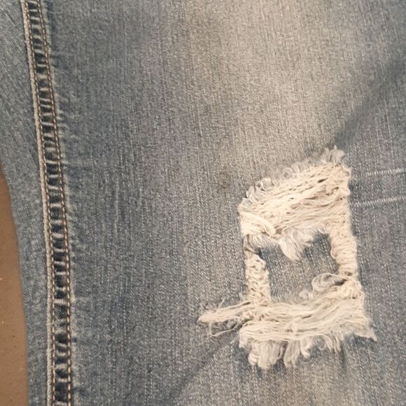 Crown & Ivy Distressed Jeans - Picture 6 of 10